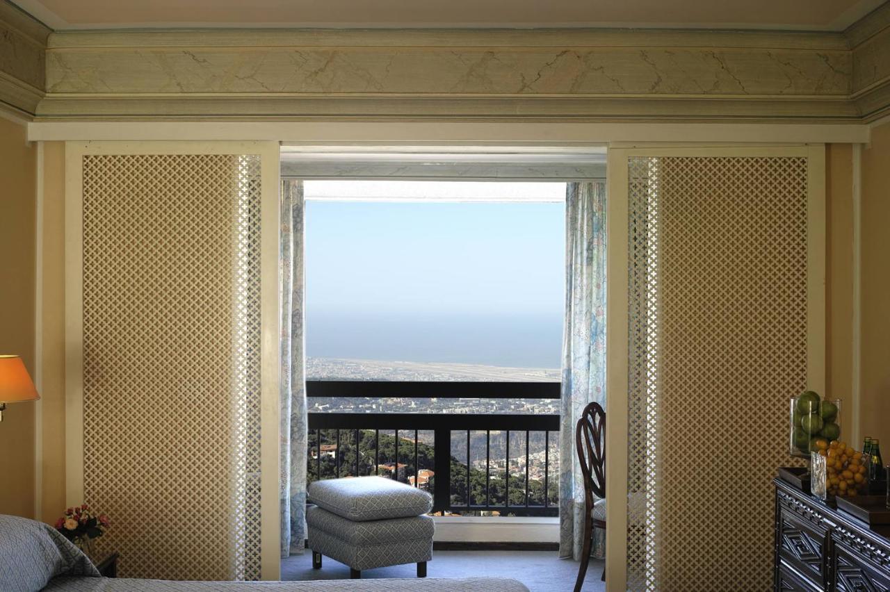 Hotel Al Bustan Beit Mery Esterno foto