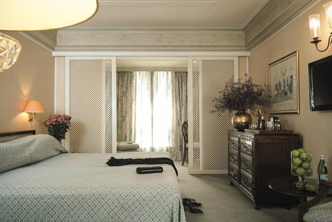 Hotel Al Bustan Beit Mery Esterno foto