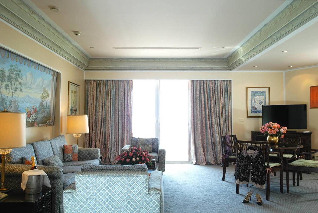 Hotel Al Bustan Beit Mery Esterno foto