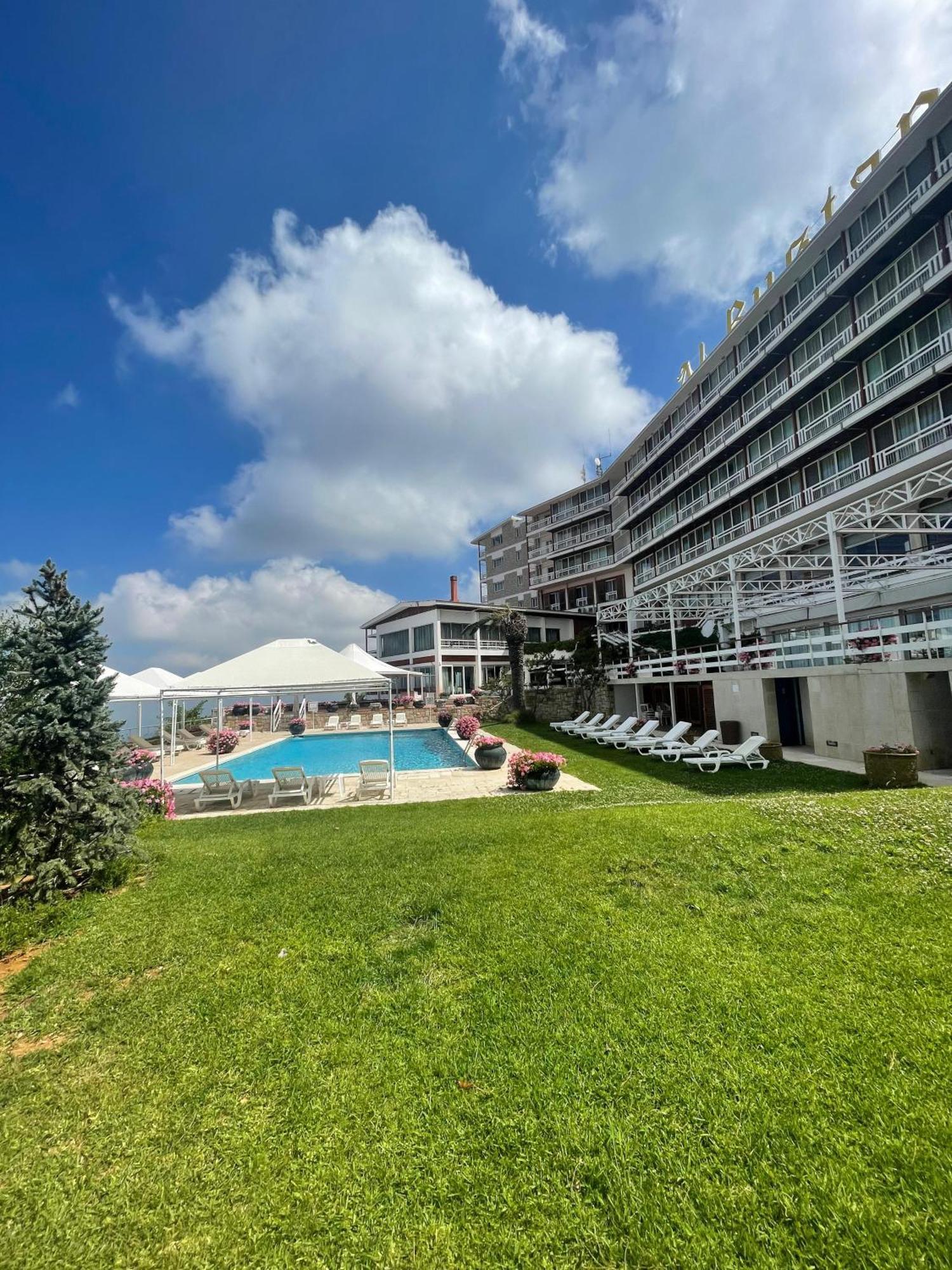 Hotel Al Bustan Beit Mery Esterno foto