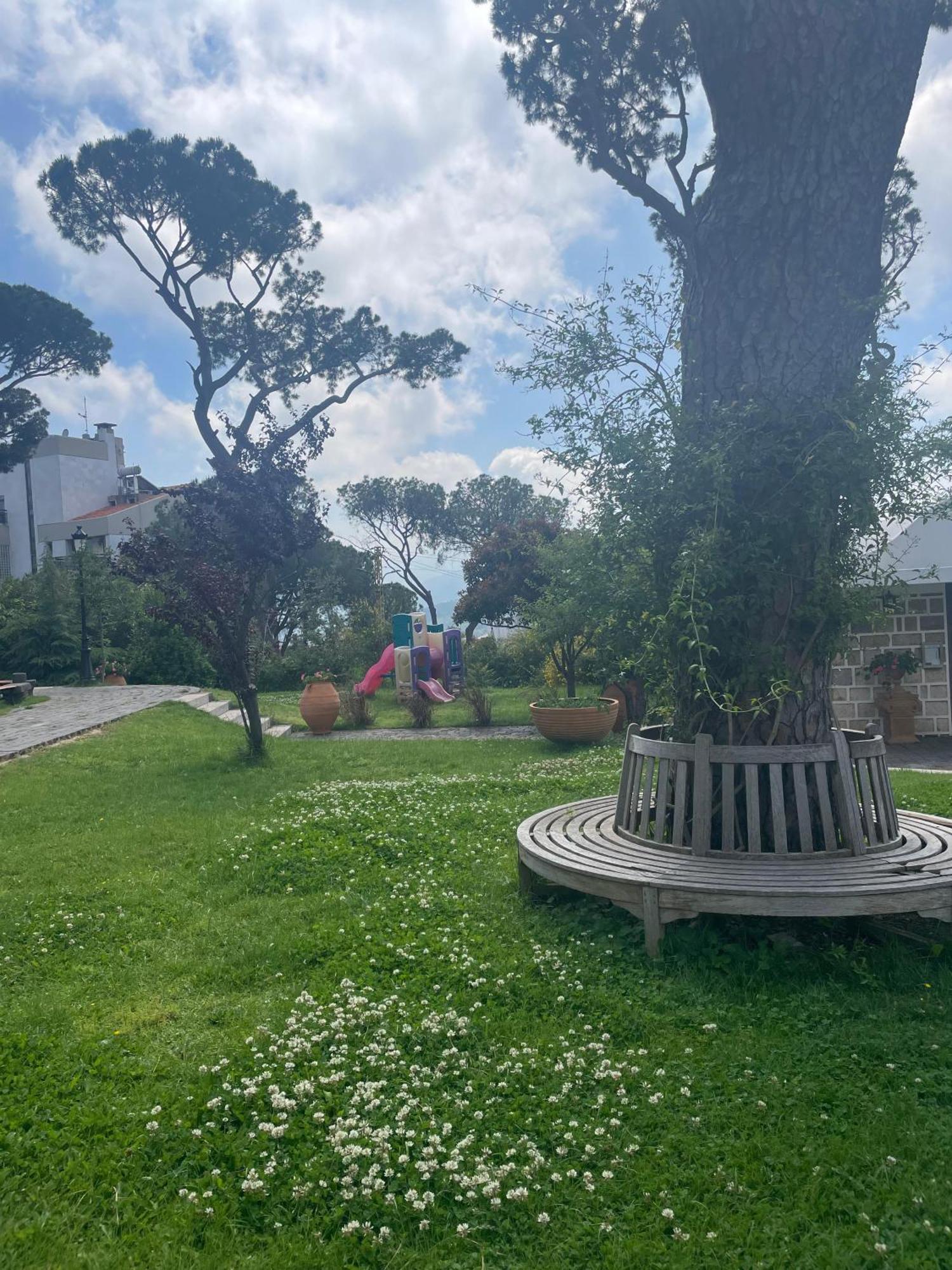 Hotel Al Bustan Beit Mery Esterno foto