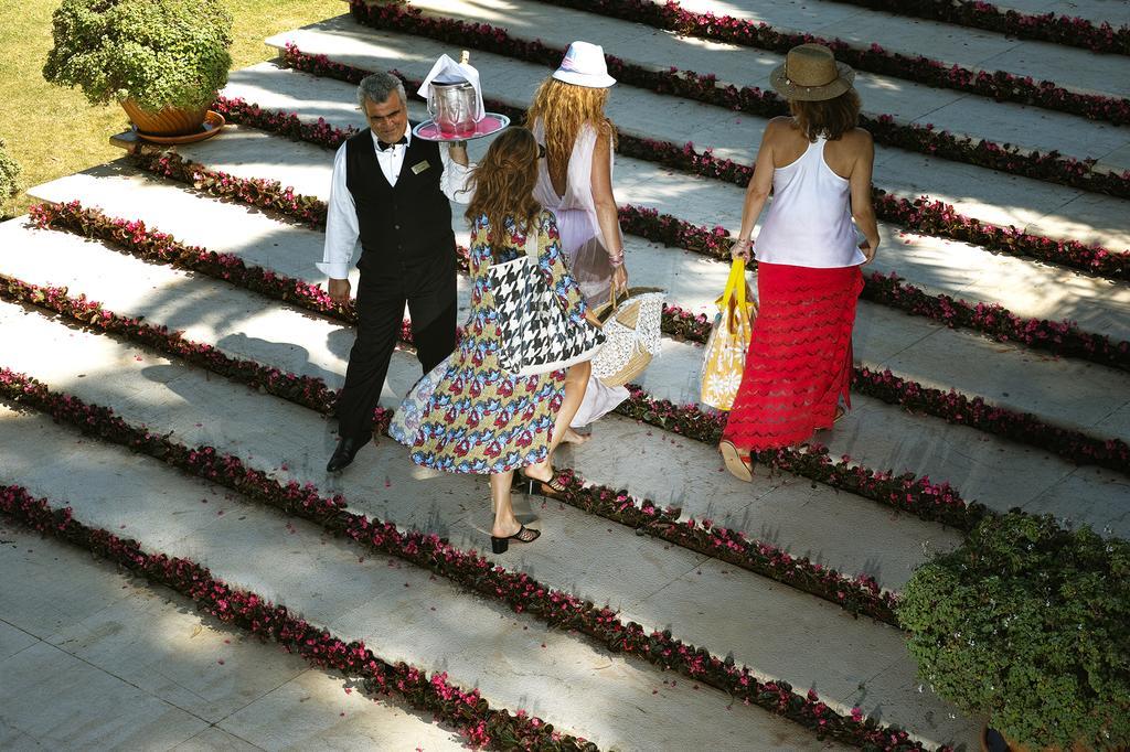 Hotel Al Bustan Beit Mery Esterno foto