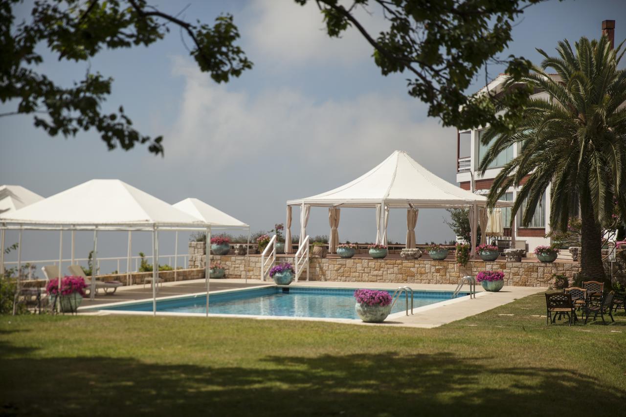 Hotel Al Bustan Beit Mery Esterno foto