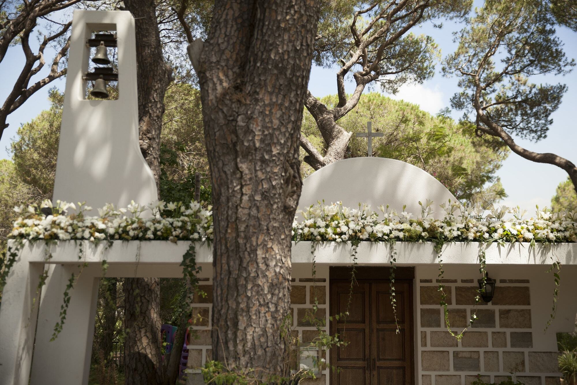 Hotel Al Bustan Beit Mery Esterno foto